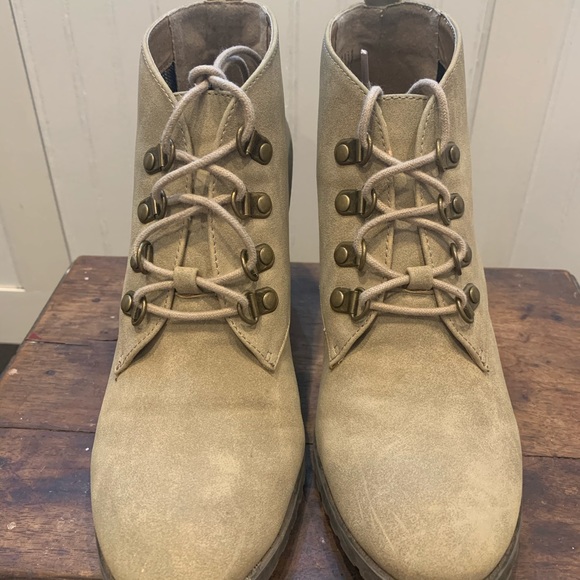 Women’s boot - Picture 2 of 7